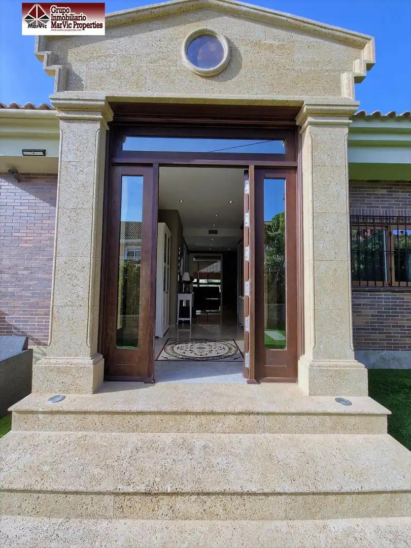 Casa o xalet en venda en La Nucia amb Aire condicionat, Calefacció i Jardí privat