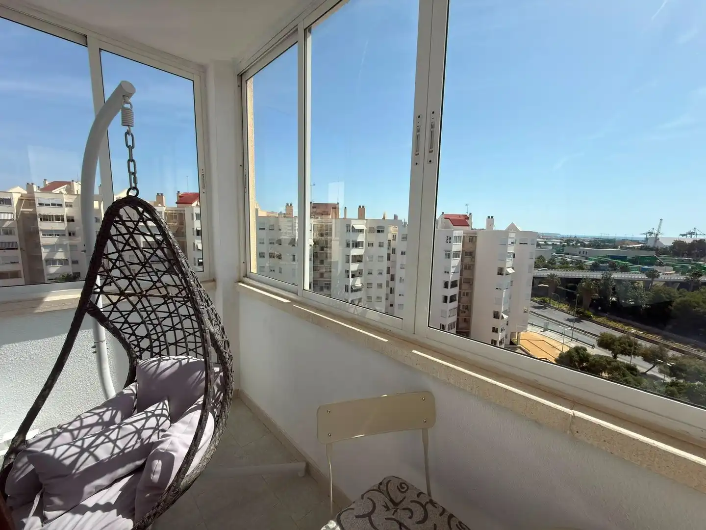 Terrasse von Dachboden zur Miete in Alicante / Alacant mit Klimaanlage und Gemeinschaftspool