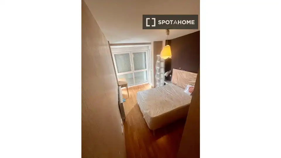 Bedroom of Flat for share in Madrid  with Air Conditioner, Heating and Terrace