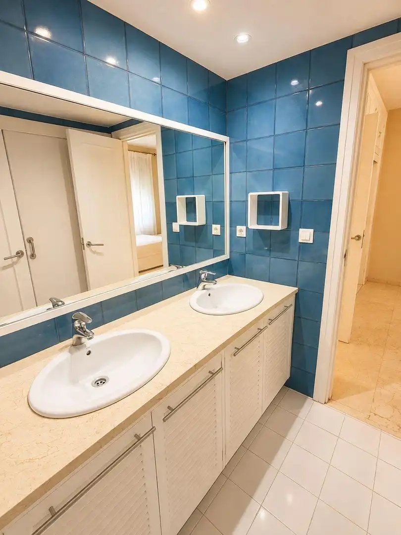 Bathroom of Flat for sale in Algeciras  with Heating and Balcony