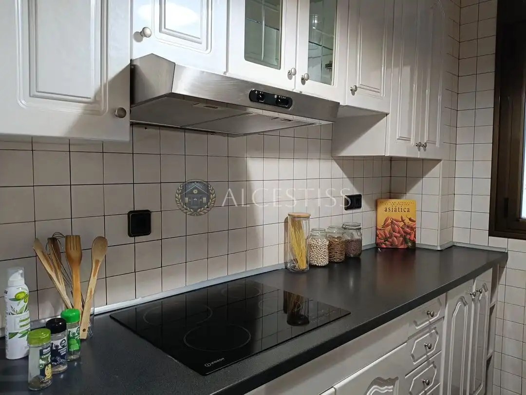 Cocina de Piso en venta en Madrid con Calefacción