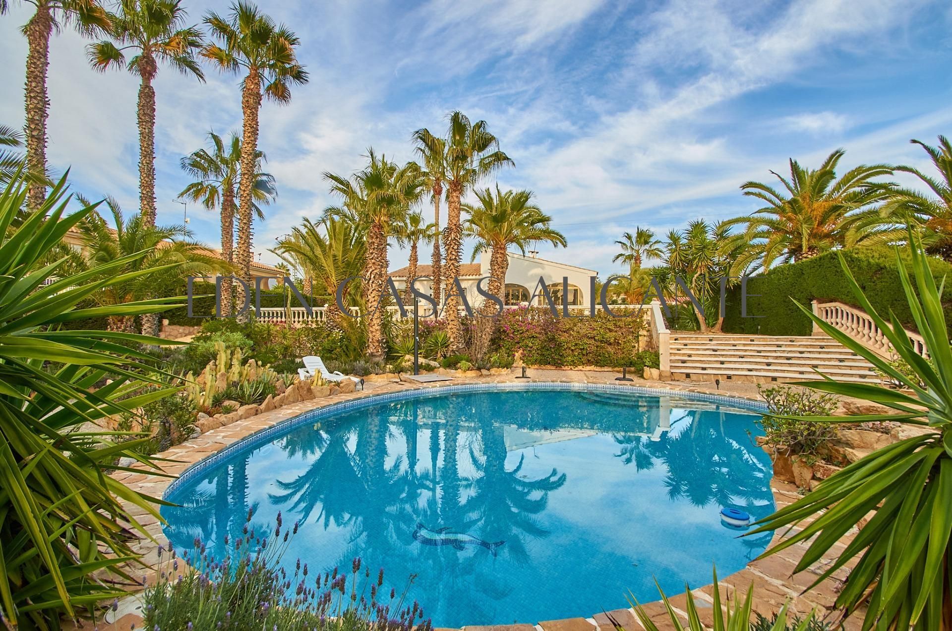 Vista exterior de Casa o chalet en venta en Busot con Aire acondicionado, Calefacción y Jardín privado