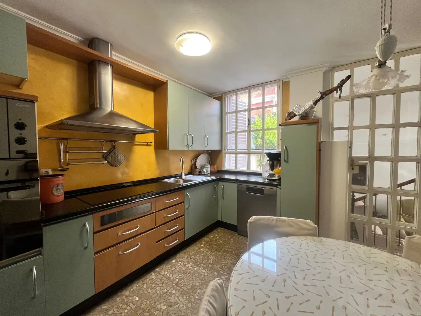 Kitchen of Houses for sale in Sevilla  with Air Conditioner, Heating and Private garden