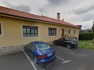 Aparcament de Casa o xalet en venda en Cudillero amb Aire condicionat, Calefacció i Jardí privat