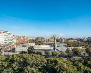 Exterior view of Flat for sale in  Barcelona Capital  with Balcony