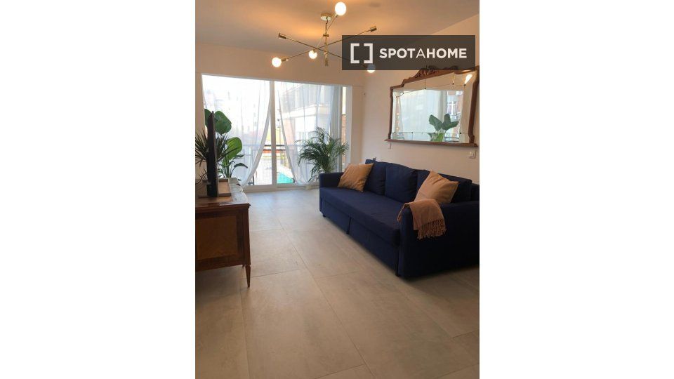 Living room of Flat to rent in  Madrid Capital  with Air Conditioner, Heating and Furnished