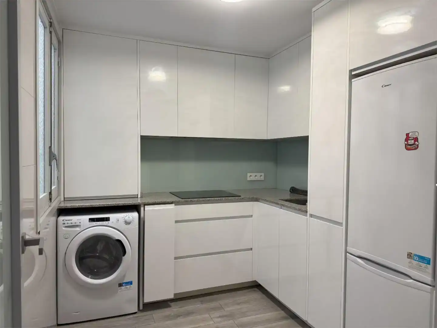 Kitchen of Flat for rent in Torrevieja  with Air Conditioner and Balcony