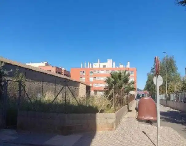 Terreny industrial en venda a Carrer Sant Vicent 63