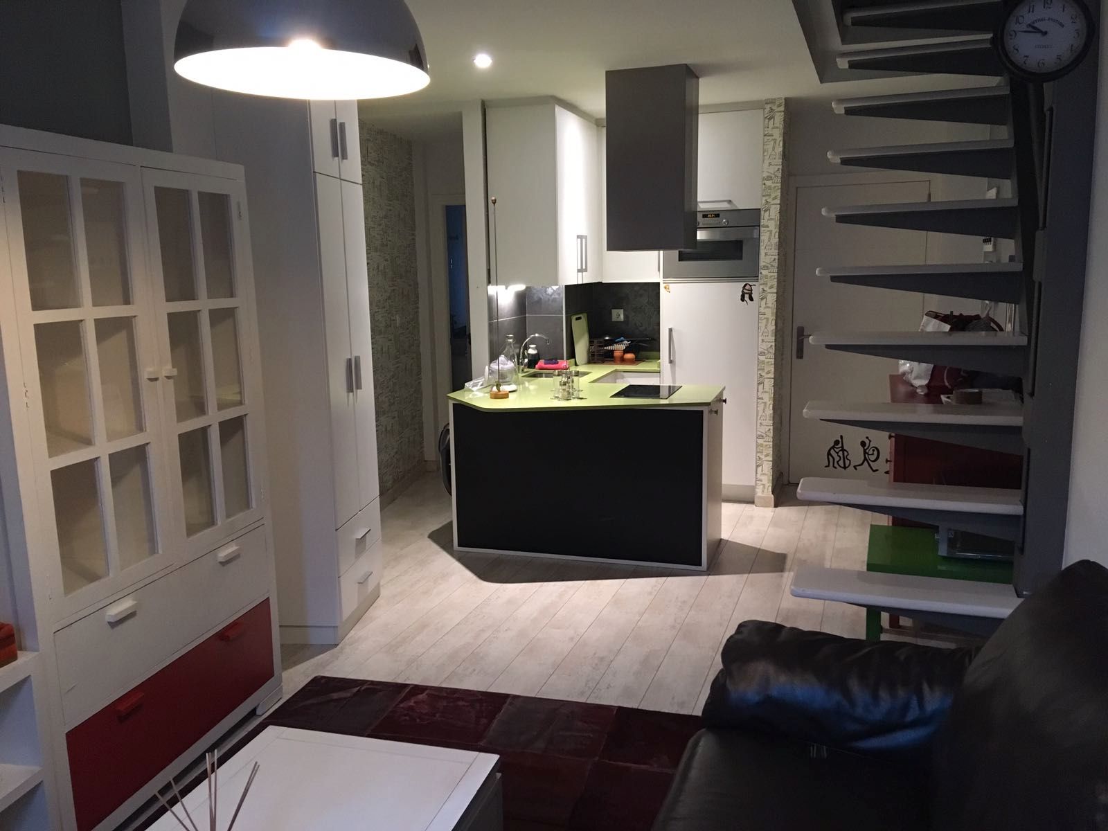 Cuina de Estudi de lloguer en Ourense Capital  amb Calefacció, Parquet i Terrassa