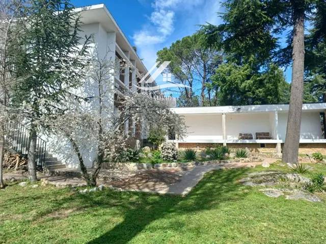 Edificio en Venta en C. de la Tejera en Hoyo de Manzanares