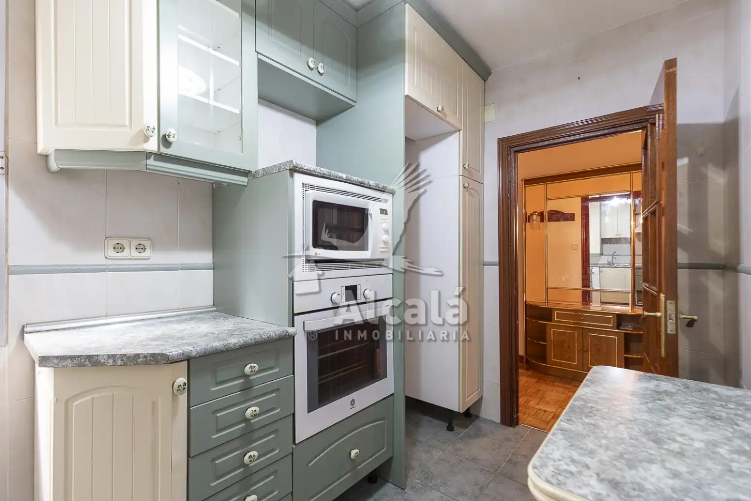 Kitchen of Flat for sale in Alcalá de Henares  with Air Conditioner, Heating and Parquet flooring