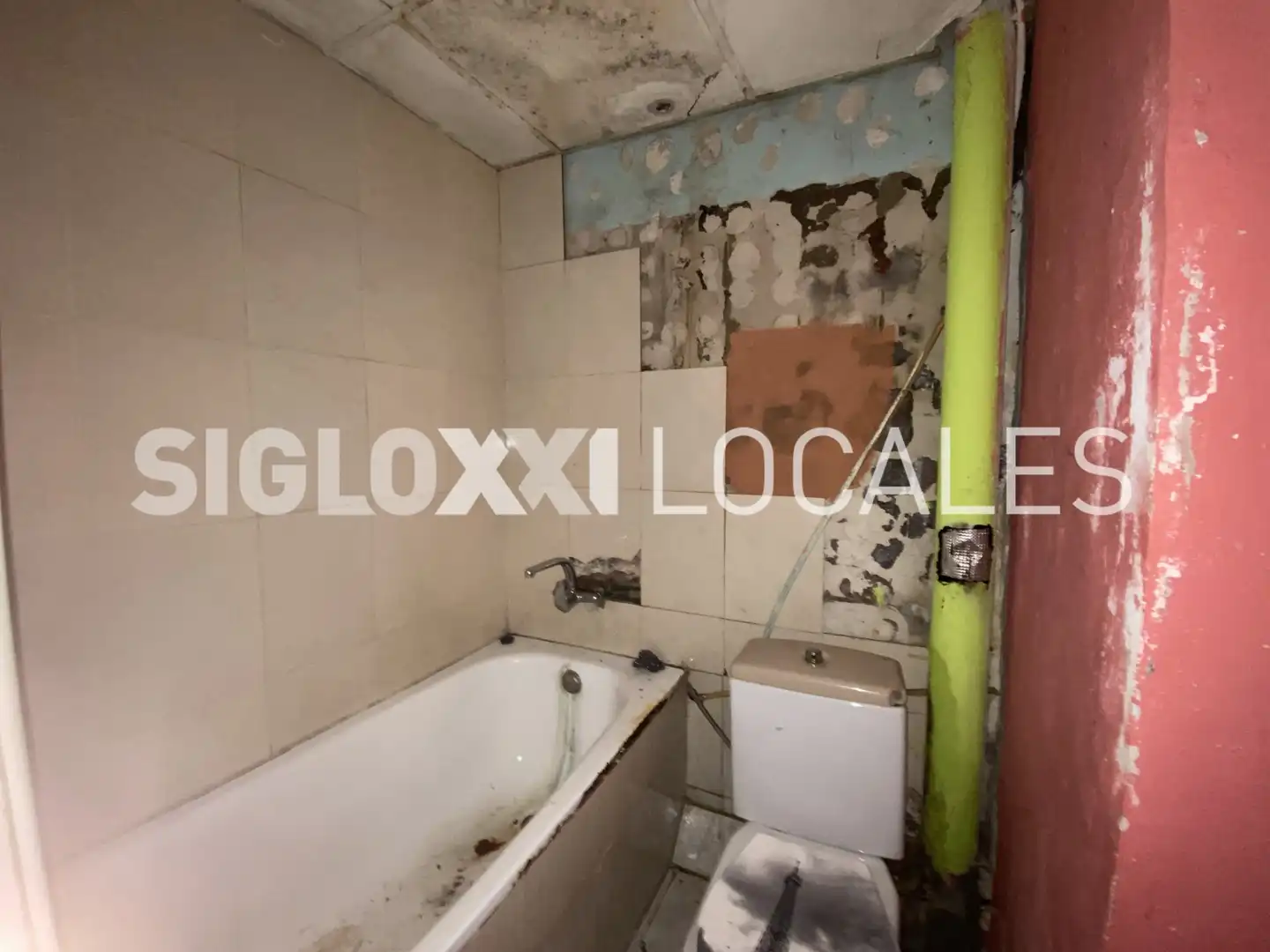 Bany de Local en venda en Barcelona