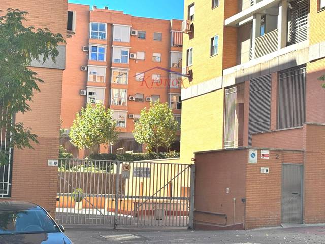 Garaje en Venta en Marmolina en Valdebernardo - Valderribas