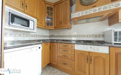 Cuina de Pis en venda en Badalona amb Aire condicionat