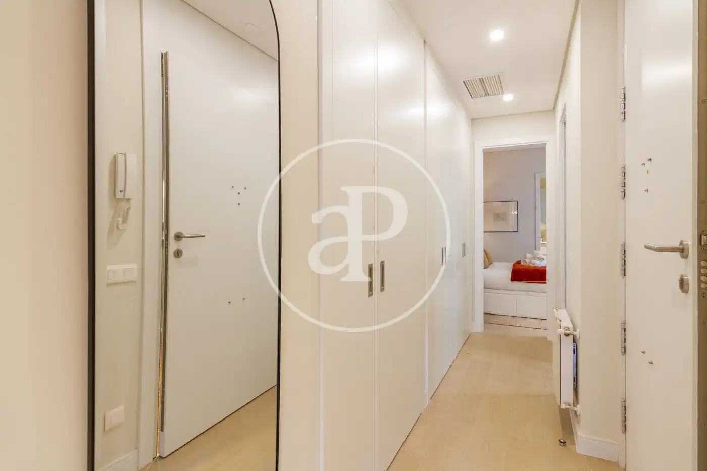 Flat for rent in Madrid  with Air Conditioner, Heating and Furnished
