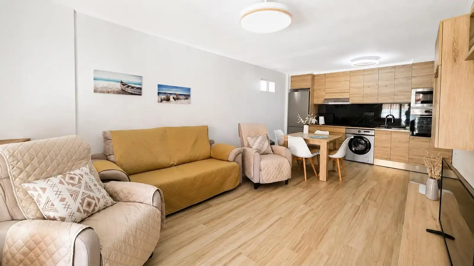 Wohnzimmer von Erdgeschoss zur Miete in Torrevieja mit Klimaanlage, Heizung und Terrasse