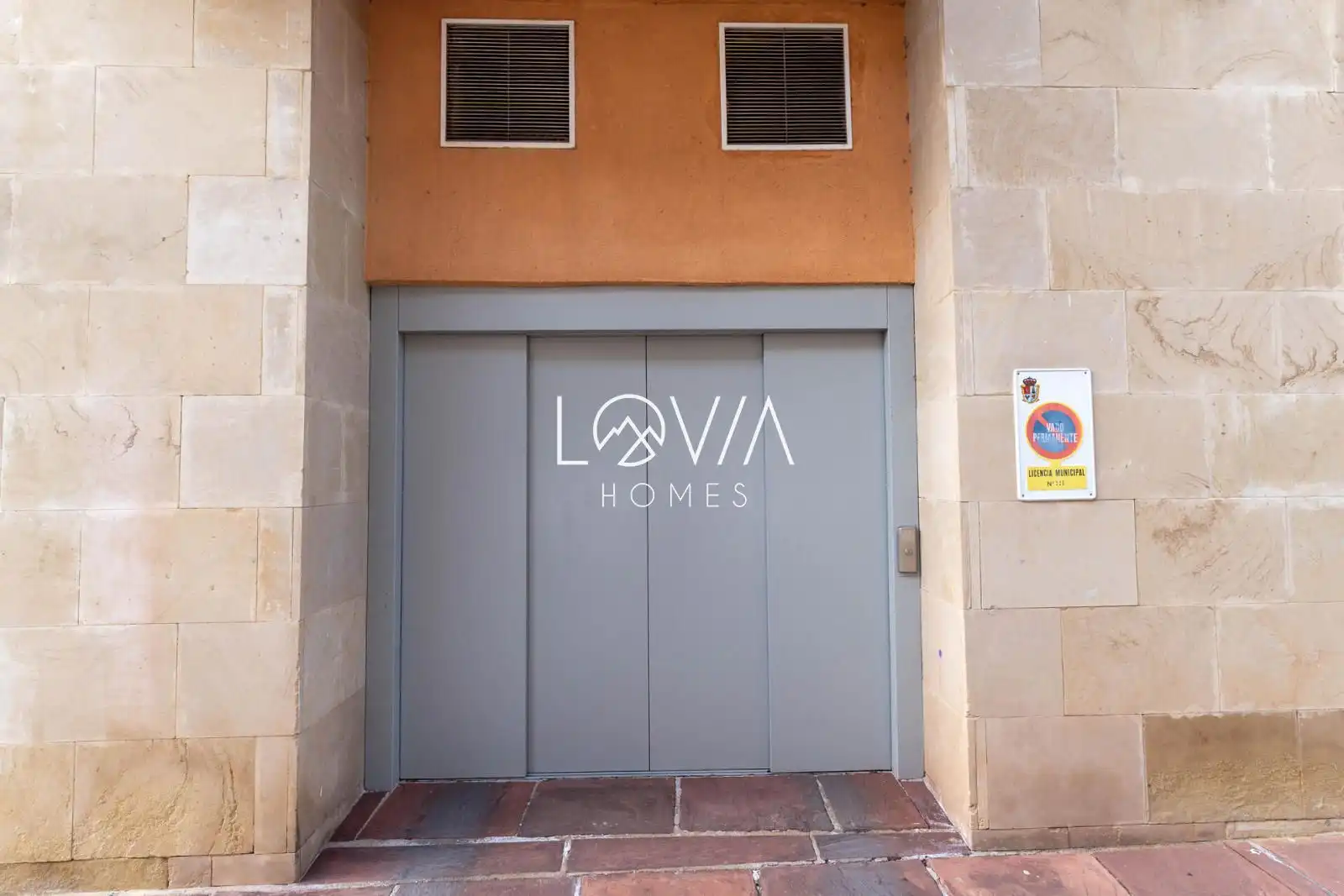 Exterior view of Garage for sale in Reinosa