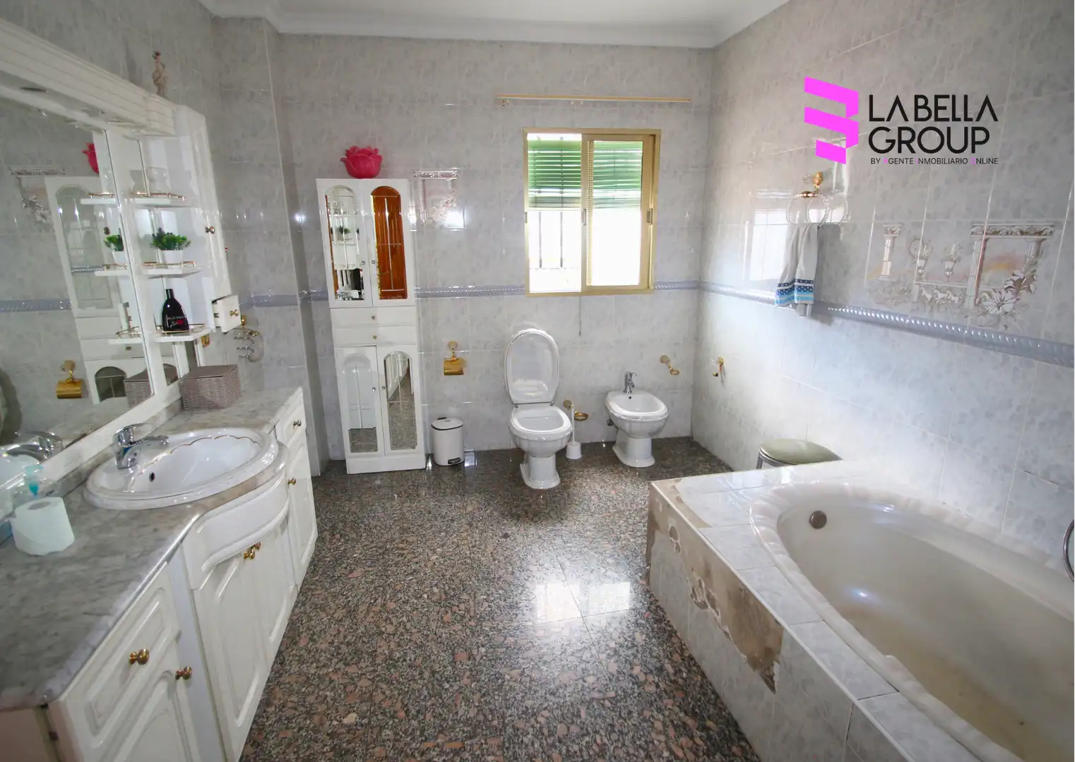 Bany de Casa o xalet en venda en Orellana la Vieja amb Aire condicionat, Terrassa i Piscina