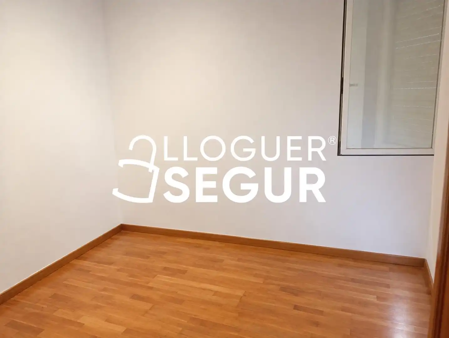 Flat for rent in Carlas Martí y Vilá, Centre