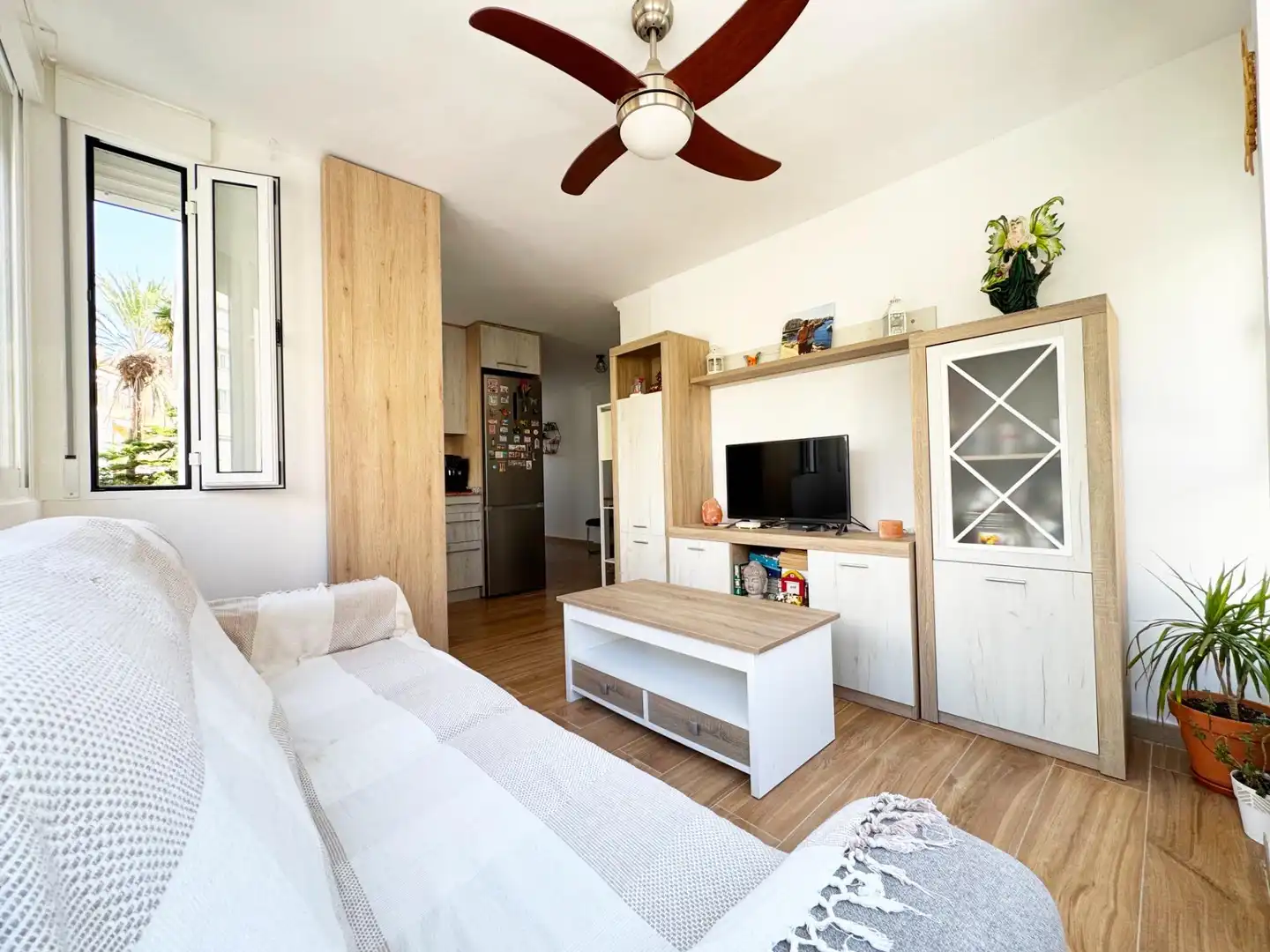 Flat with garden for sale in Avenida MANUEL ALTOLAGUIRRE