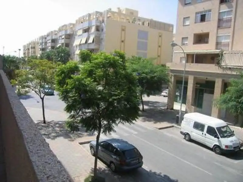 Vista exterior de Pis per a compartir en Málaga amb Terrassa, Moblat i Rentadora