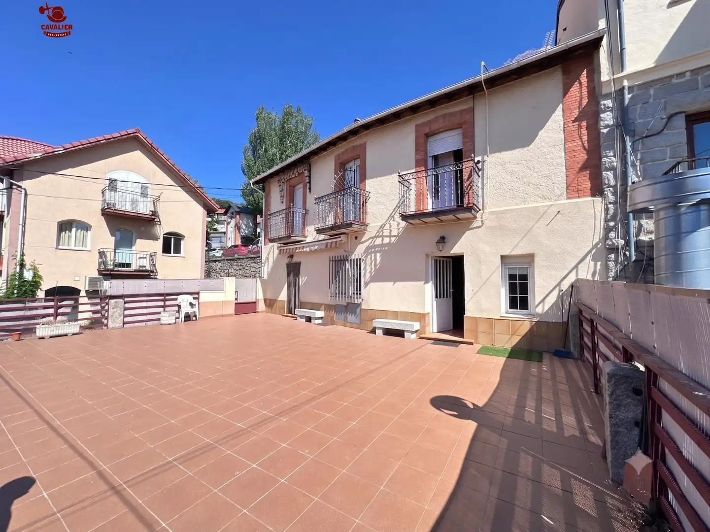 Vista exterior de Casa adosada en venta en Cercedilla con Calefacción, Terraza y Balcón