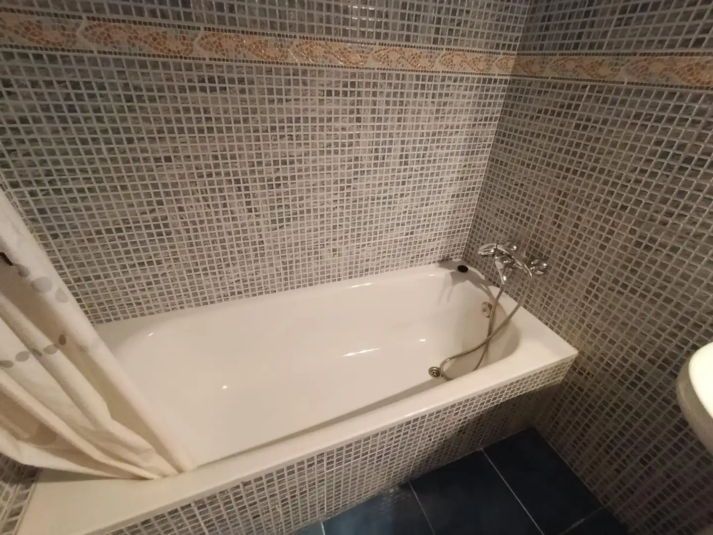 Badezimmer von Wohnung zum Verkauf in Alicante / Alacant mit Heizung, Terrasse und Balkon