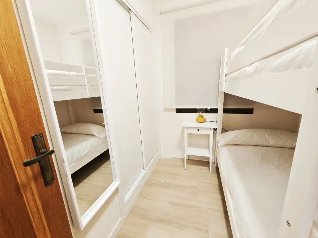 Schlafzimmer von Wohnungen zur Miete in Palamós