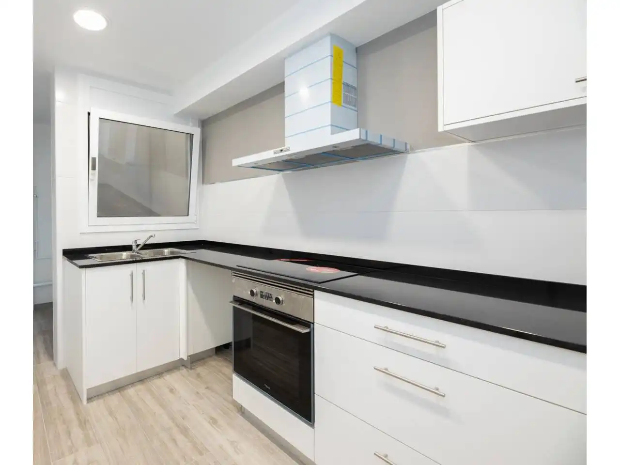 Cocina de Piso en venta en Barcelona con Terraza