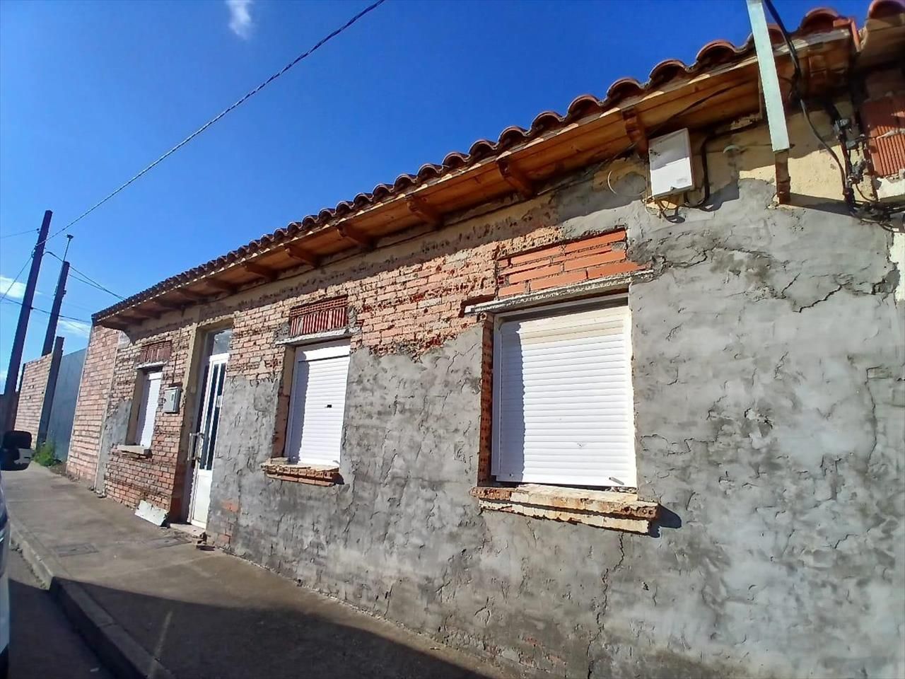 Exterior view of House or chalet for sale in La Bañeza   with Private garden