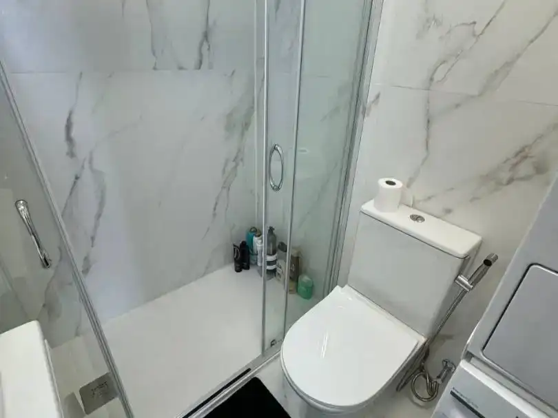 Bany de Dúplex en venda en Torrevieja amb Aire condicionat, Piscina i Balcó