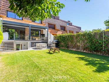 Maison jumelée avec piscine à vendre à Calle de la Dalia