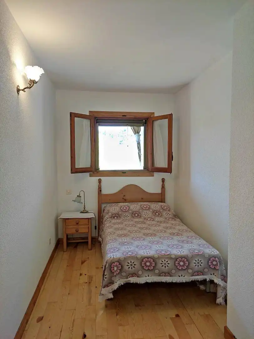 Habitación de Casa adosada en venta en Aínsa-Sobrarbe con Calefacción, Jardín privado y Terraza