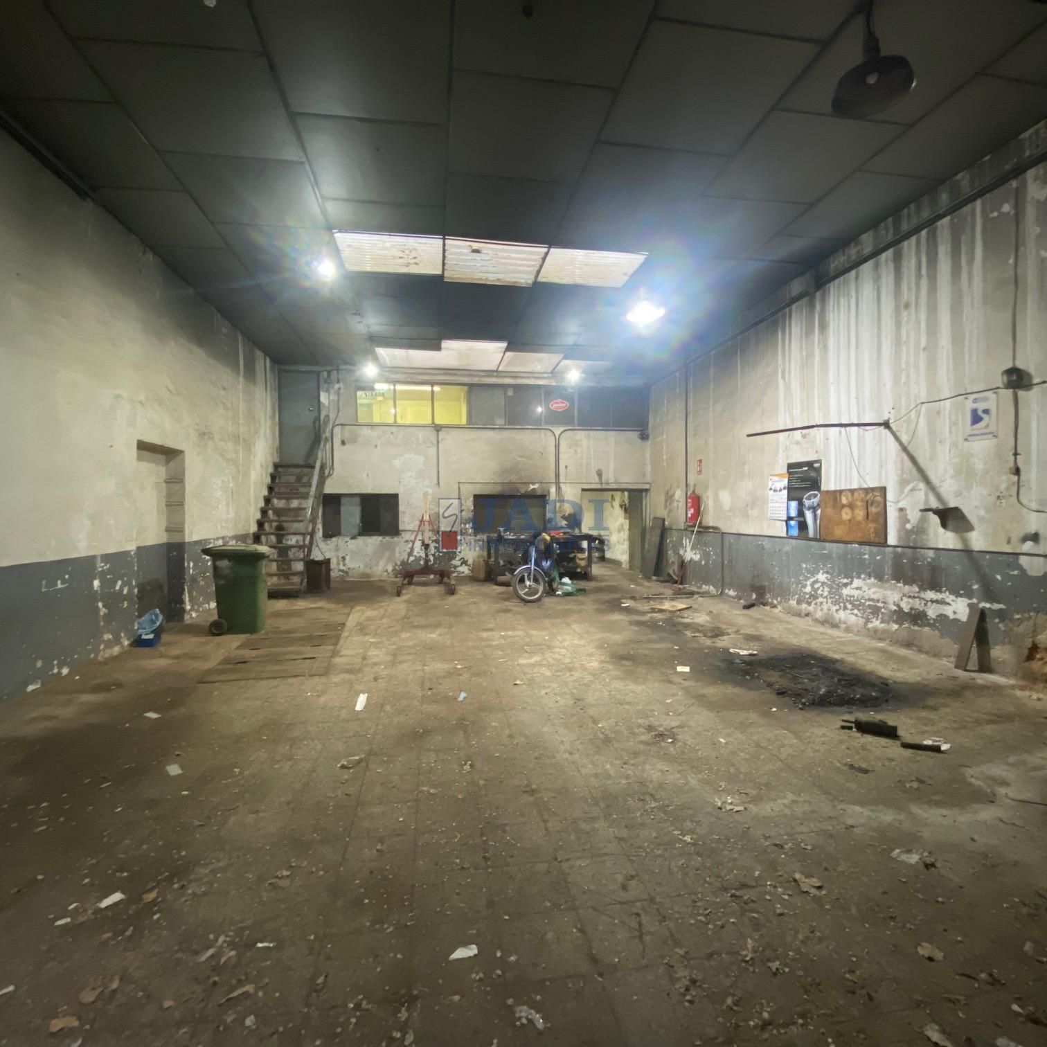 Nau industrial en venda en Valdepeñas