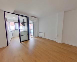 Living room of Flat to rent in  Madrid Capital  with Air Conditioner and Terrace