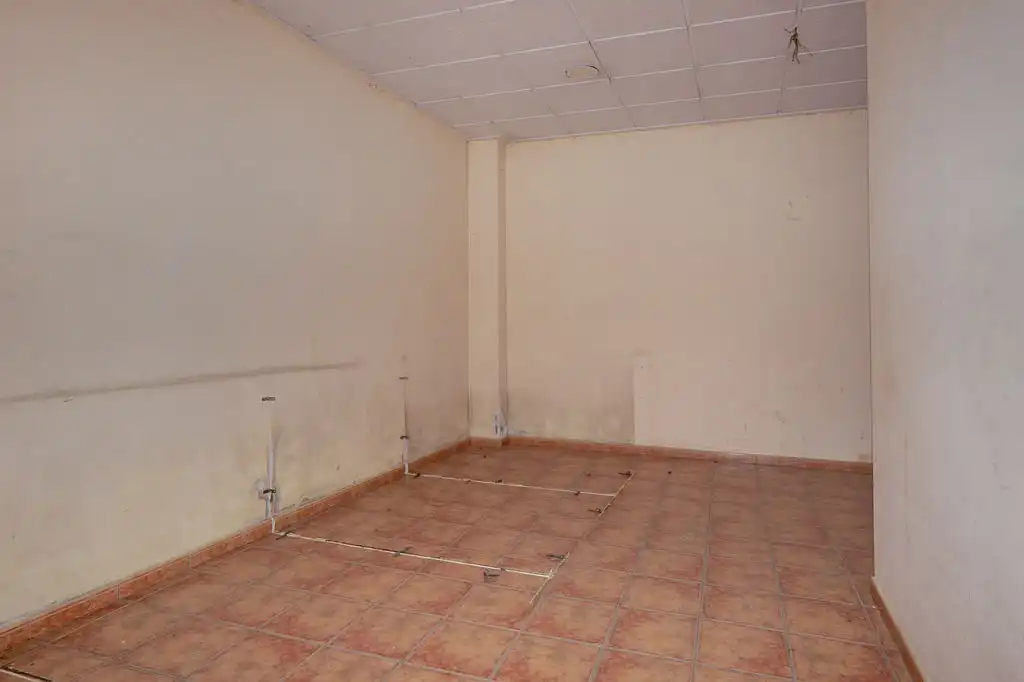 Business premises for sale in C/ Angel Nieto, imagen 7