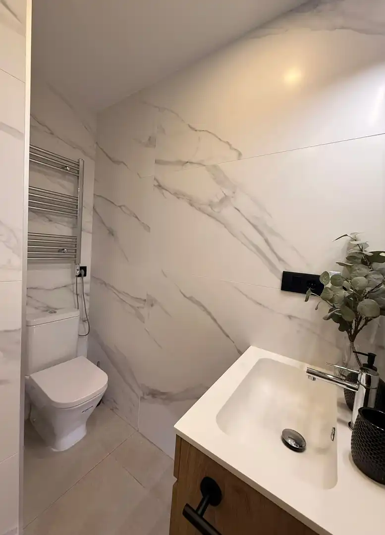 Bathroom of Flat for rent in Madrid  with Private garden, Terrace and Furnished