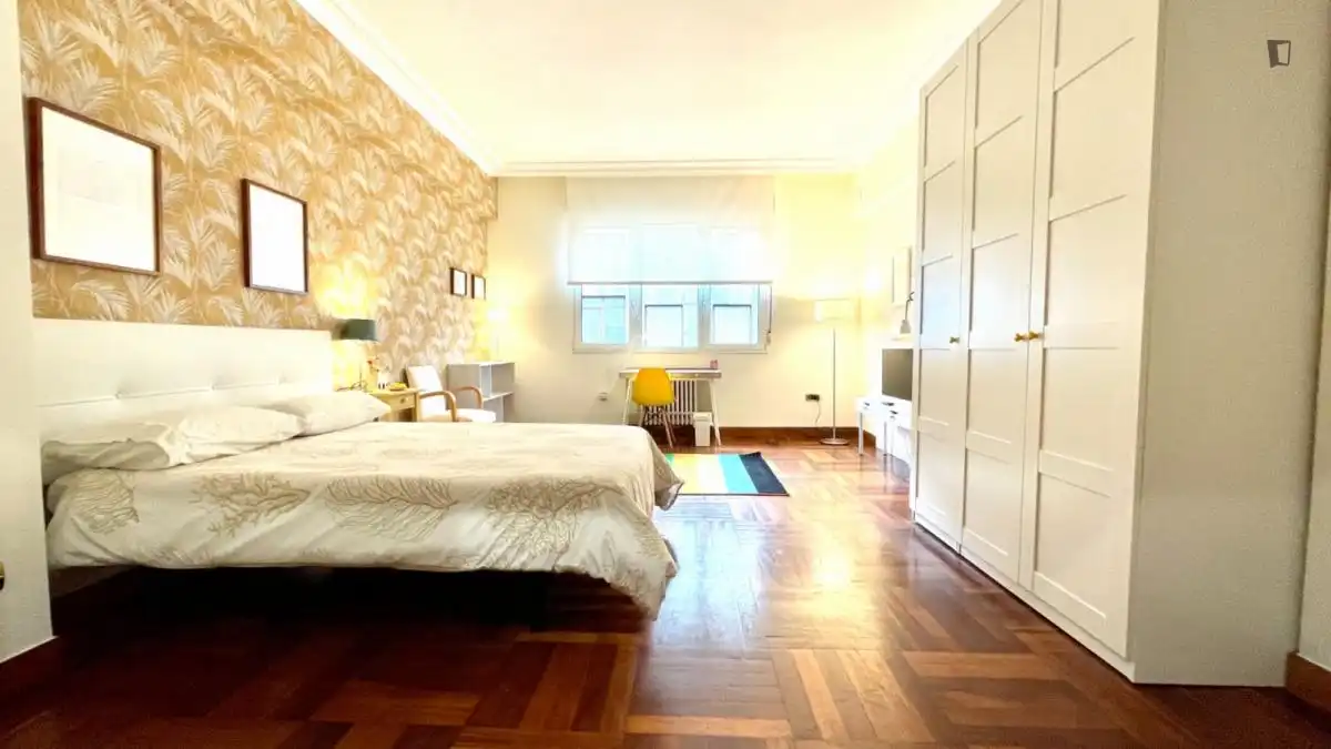 Room in Sabino Arana - Jesuitas
