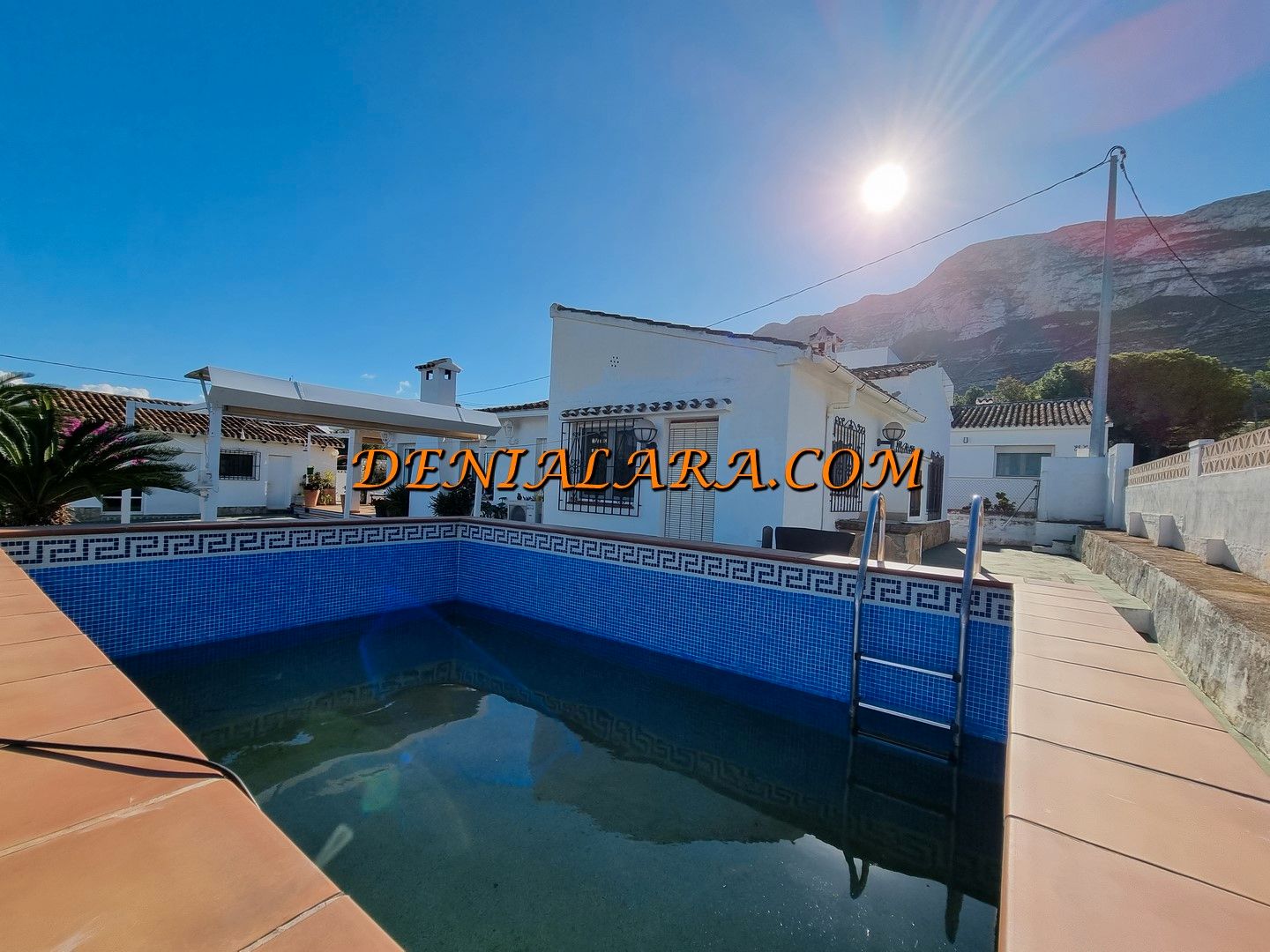 Vista exterior de Casa o xalet en venda en Dénia amb Aire condicionat, Jardí privat i Terrassa