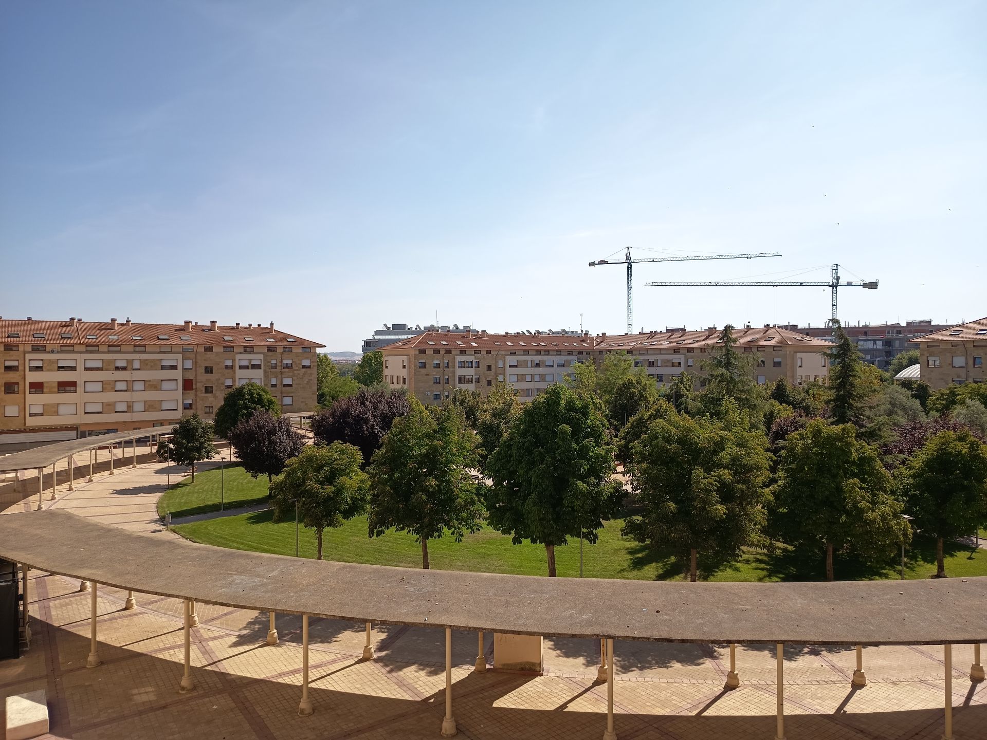 Vista exterior de Dúplex de alquiler en Arroyo de la Encomienda con Calefacción, Parquet y Trastero