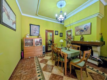 House with balcony for sale in Loja