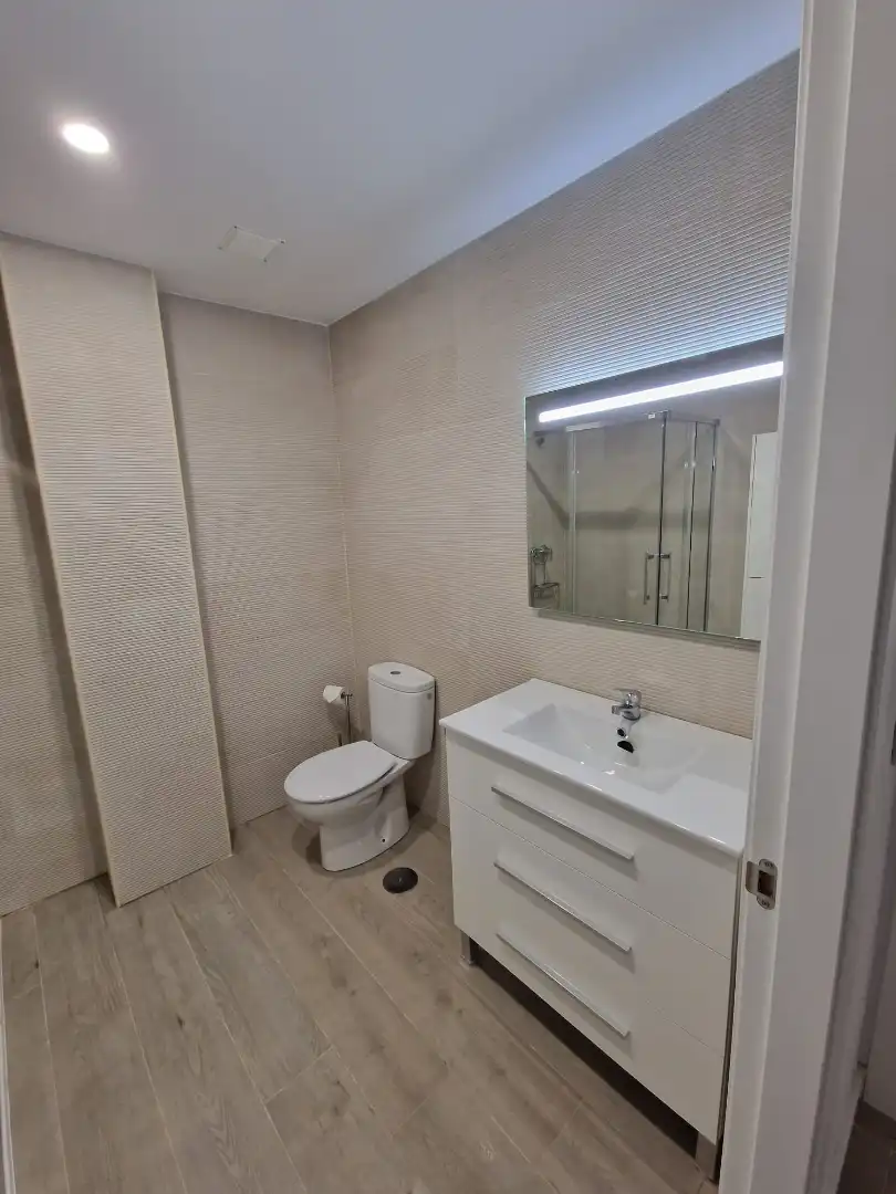 Bathroom of Apartments for rent in Alcalá de Henares  with Heating, Furnished and Oven