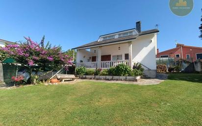 Vista exterior de Casa o xalet en venda en Bergondo amb Jardí privat i Traster