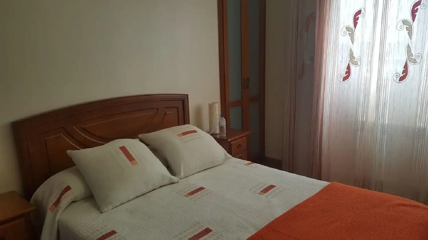 Habitación de Piso de alquiler en A Coruña Capital  con Calefacción, Terraza y Amueblado