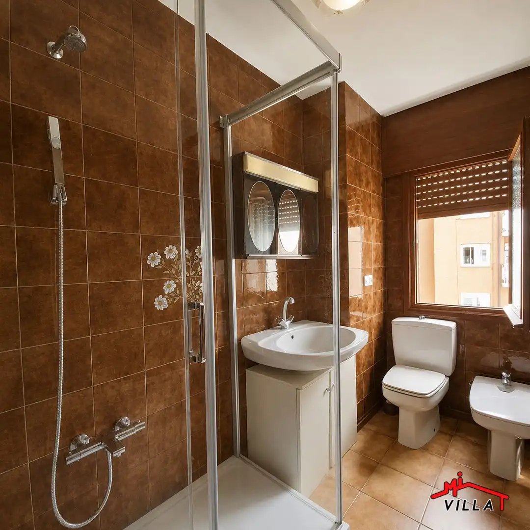 Bathroom of Flat for sale in Laredo  with Heating and Balcony