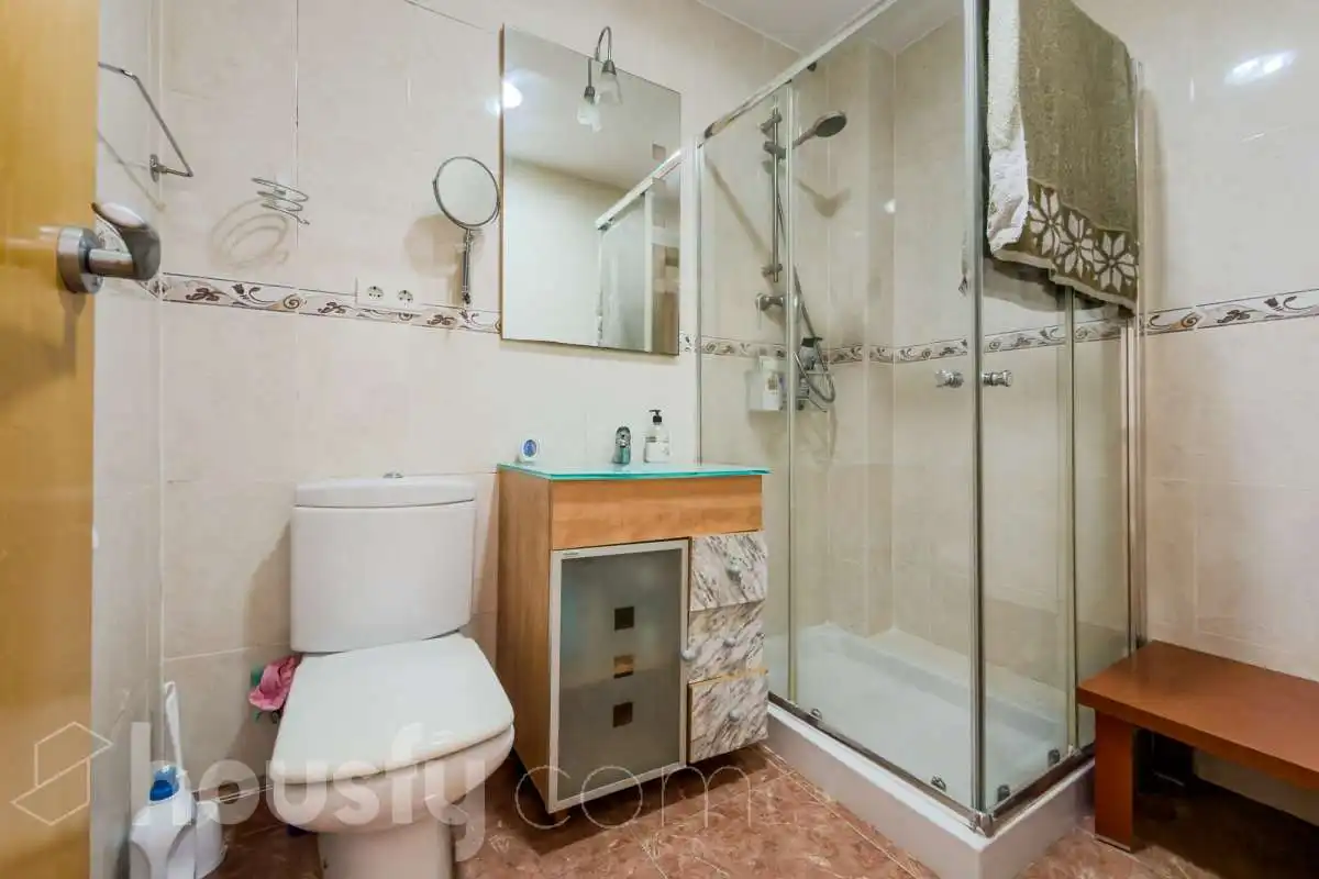 Bathroom of Houses for sale in Badalona  with Air Conditioner, Heating and Terrace