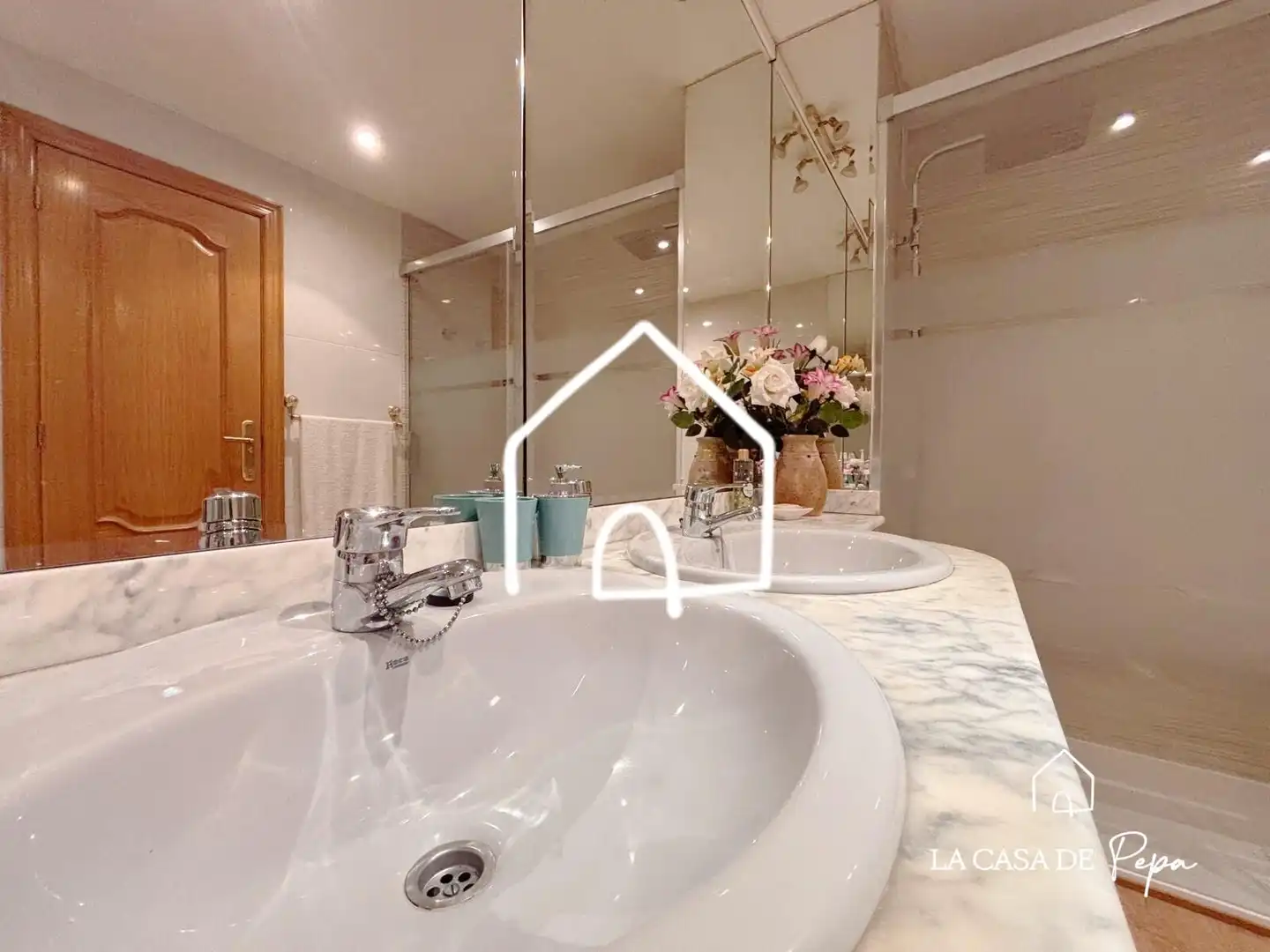 Baño de Casa adosada en venta en Viladecans con Aire acondicionado, Calefacción y Jardín privado