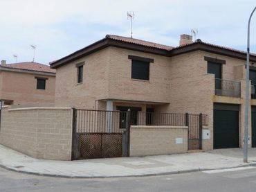 Maison mitoyenne à vendre à Mora