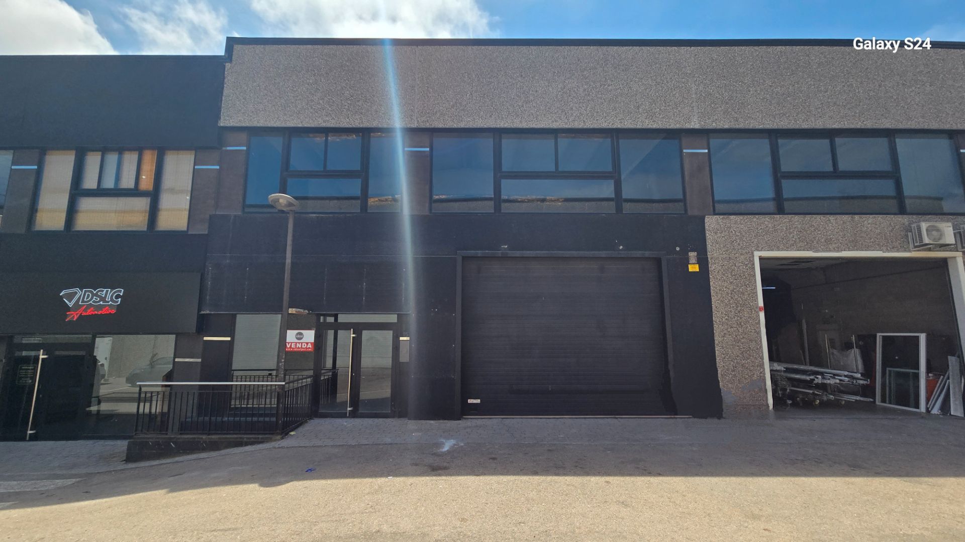 Vista exterior de Nau industrial en venda en Blanes amb Calefacció i Alarma