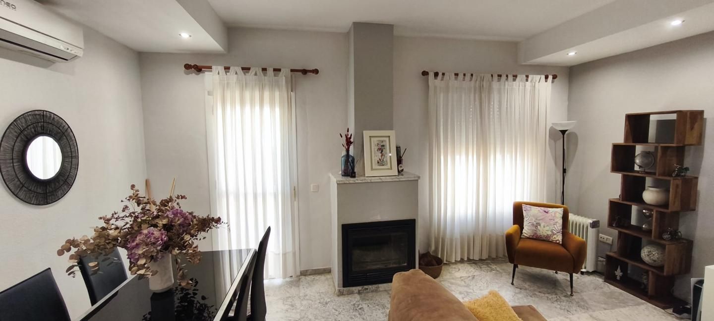 Living room of House or chalet for sale in  Sevilla Capital  with Air Conditioner, Heating and Storage room